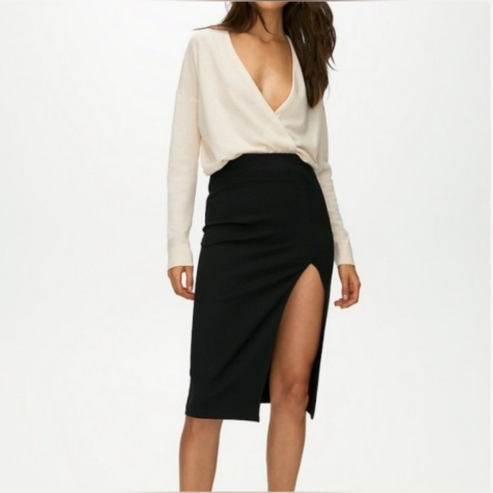 NWOT Aritzia Babaton Pencil Slit Skirt Size 00